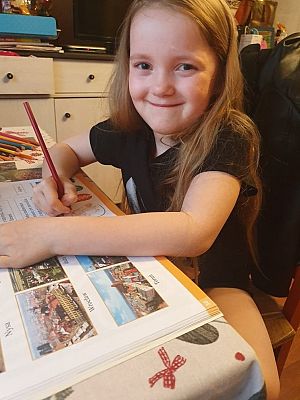  Grafika #92: Dzieci pracują w domu (cz. 3)