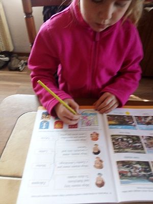  Grafika #78: Dzieci pracują w domu (cz. 3)