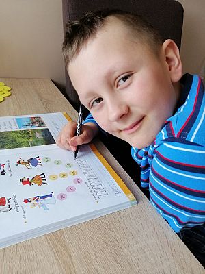  Grafika #80: Dzieci pracują w domu (cz. 3)