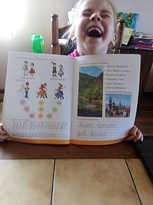  Grafika #79: Dzieci pracują w domu (cz. 3)