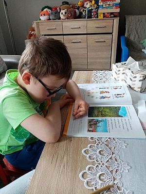  Grafika #66: Dzieci pracują w domu (cz. 3)