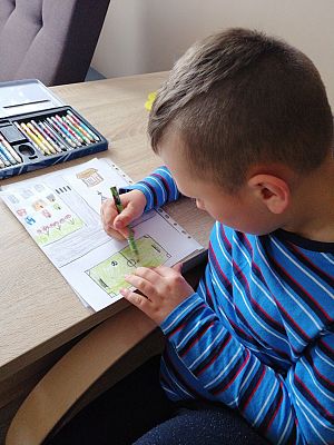  Grafika #81: Dzieci pracują w domu (cz. 3)