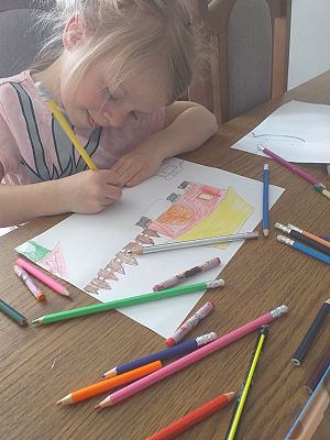  Grafika #4: Dzieci pracują w domu (cz. 2)