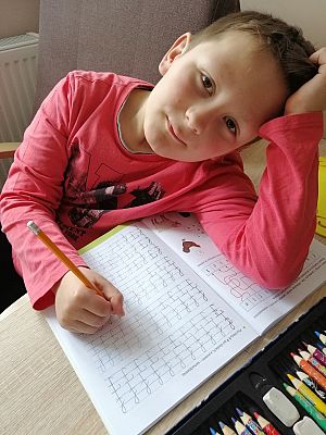  Grafika #12: Dzieci pracują w domu (cz. 2)