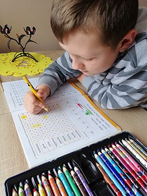  Grafika #50: Dzieci pracują w domu (cz. 2)