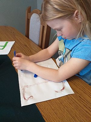  Grafika #23: Dzieci pracują w domu (cz. 2)