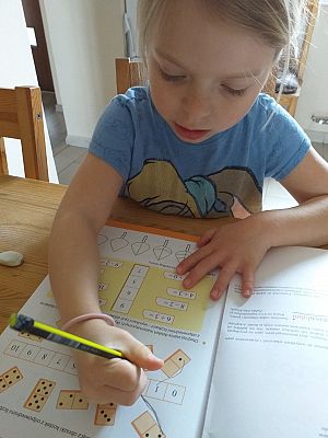  Grafika #57: Dzieci pracują w domu (cz. 2)