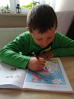  Grafika #30: Dzieci pracują w domu (cz. 2)