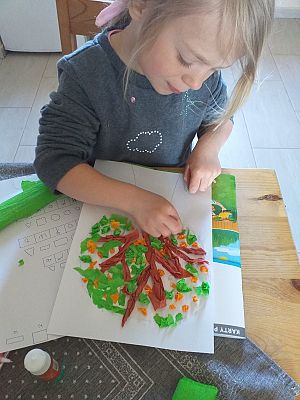  Grafika #84: Dzieci pracują w domu (cz. 2)