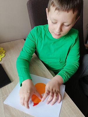  Grafika #37: Dzieci pracują w domu (cz. 2)