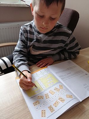  Grafika #51: Dzieci pracują w domu (cz. 2)