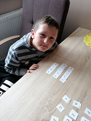  Grafika #49: Dzieci pracują w domu (cz. 2)