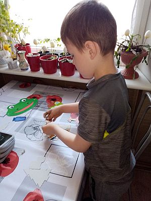  Grafika #78: Dzieci pracują w domu (cz. 2)