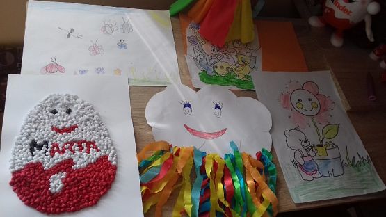  Grafika #56: Dzieci pracują w domu