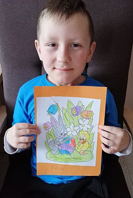  Grafika #24: Dzieci pracują w domu