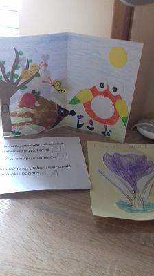  Grafika #28: Dzieci pracują w domu