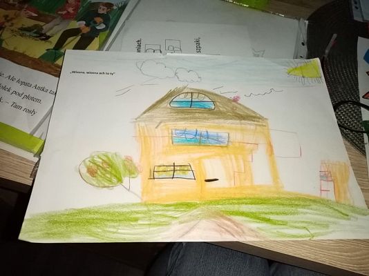  Grafika #36: Dzieci pracują w domu