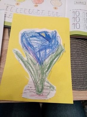  Grafika #30: Dzieci pracują w domu