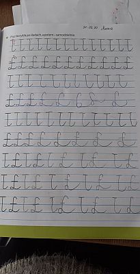  Grafika #42: Dzieci pracują w domu