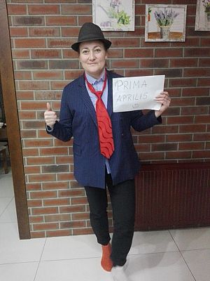  Grafika #37: Dzieci pracują w domu