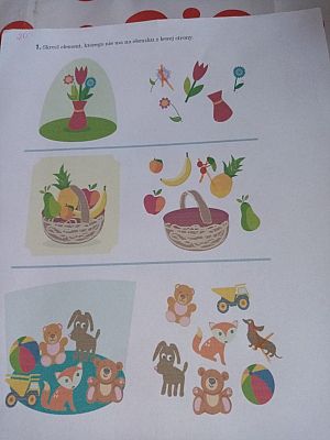  Grafika #58: Dzieci pracują w domu