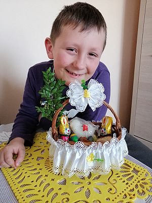  Grafika #98: Dzieci pracują w domu