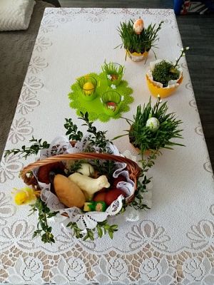  Grafika #103: Dzieci pracują w domu