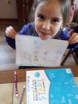  Grafika #47: Dzieci pracują w domu