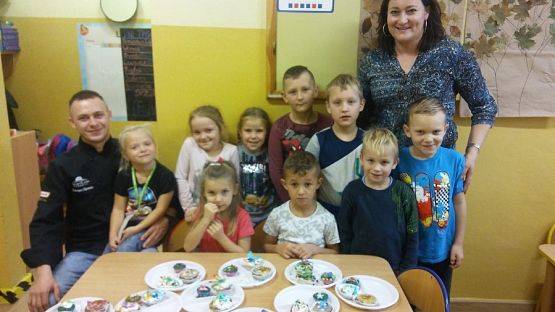  Grafika #3: Bohater Tygodnia