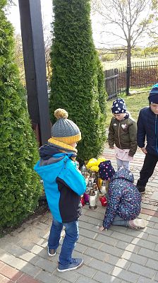  Grafika #1: Pamiętajmy o tych, którzy odeszli